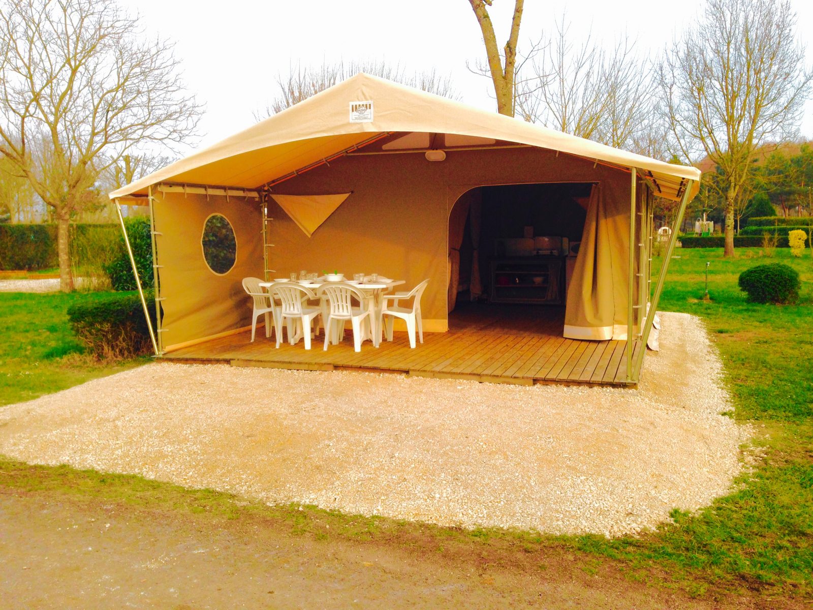 Camping La Chanoie 3 étoiles entre Dijon et Besançon